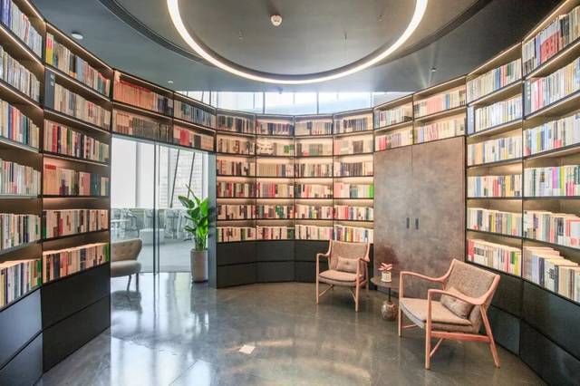 朵云書院閃耀上海之巔 239米高空，圖書出租新模式點亮城市文化燈塔